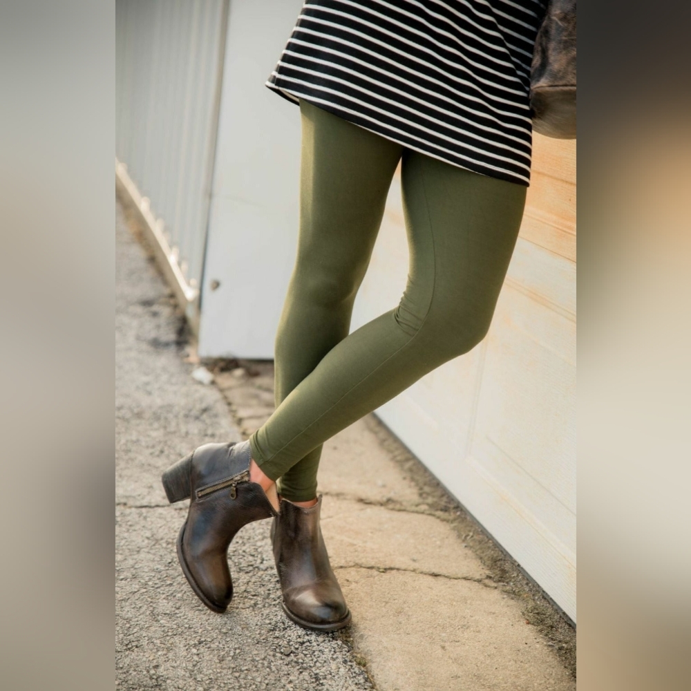 NWT- Betsey's Boutique So Soft Olive Green Women's Leggings- One Size